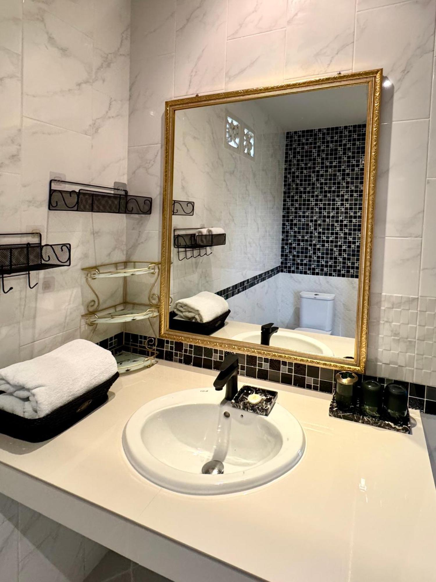 Klong Muang Beach Apartment Dış mekan fotoğraf